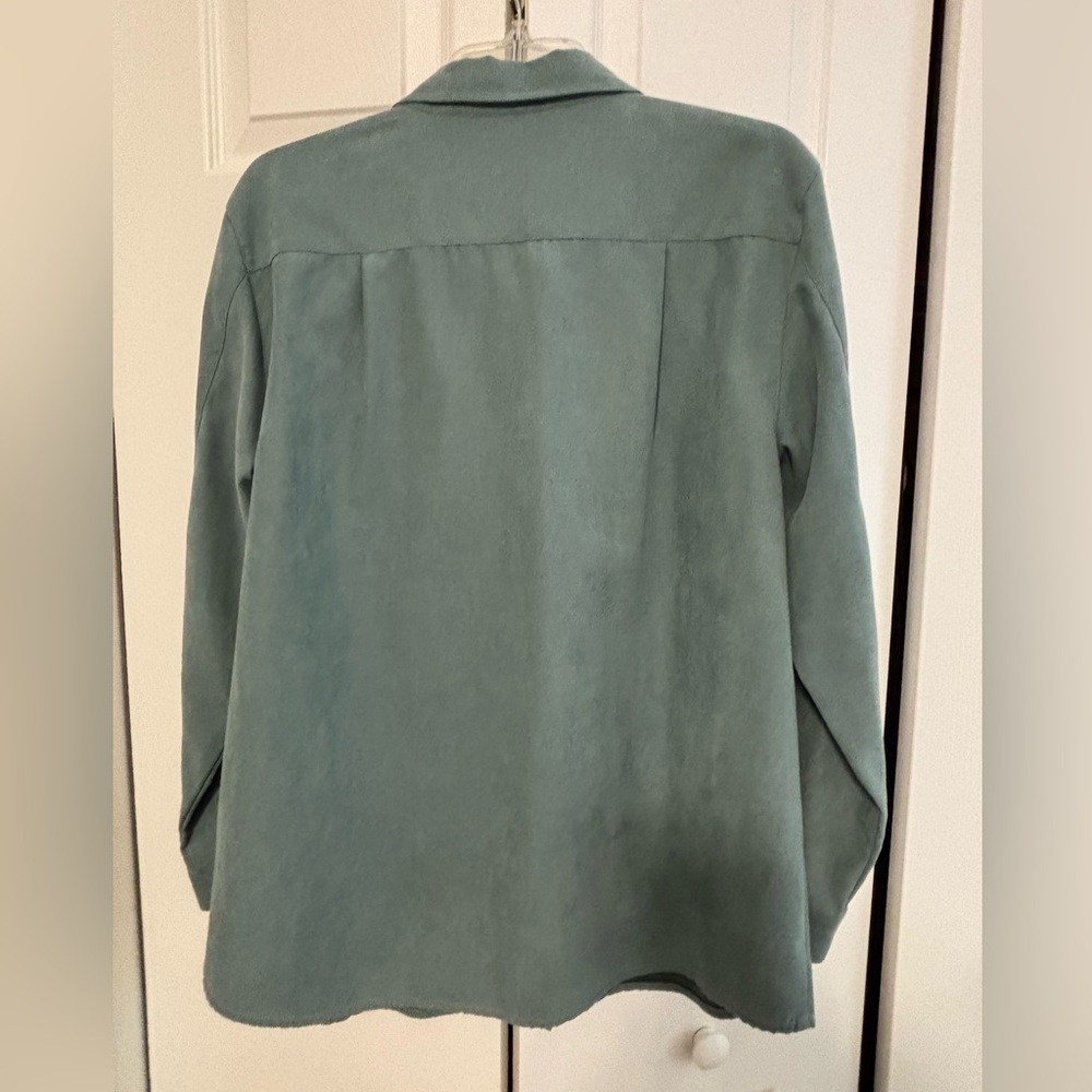 LL Bean Women’s Teal Button-Up Shirt Size Large - Picture 2 of 10